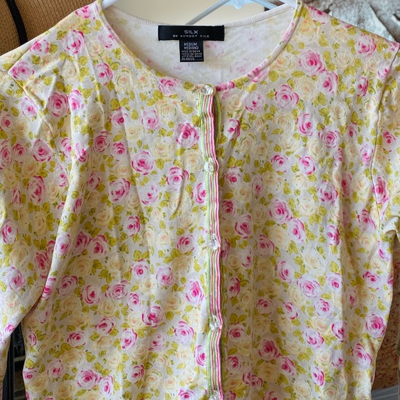 Floral button up sweater - Picture 2 of 4